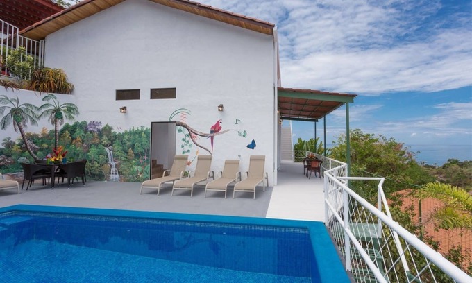 El Cerro Casa | Vistas panorámicas, ubicación ideal cerca de playas, puerto deportivo, excursiones y tiendas.