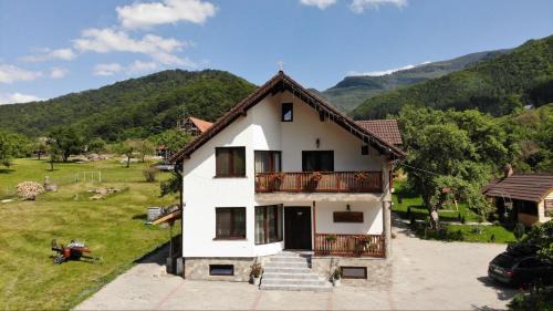 Rau Sadului Casa | Casa Muntilor Prejba