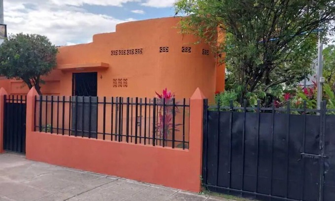 Santa Ana Casa | Casa Naranja in the best location in Santa Ana.