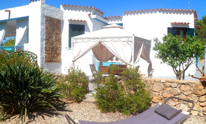 Cala Liberotto Casa | Casa Niperu en el campo a pocos metros de las playas de Cala Ginepro