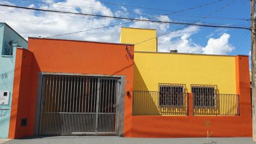 Sao Joao Batista do Gloria Casa | Casa no centro com 4 quartos e ar condicionado