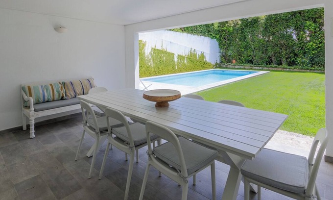 Cascais Casa | Casa no Centro de Cascais com Piscina e a 10 Minutos a pé das Praias