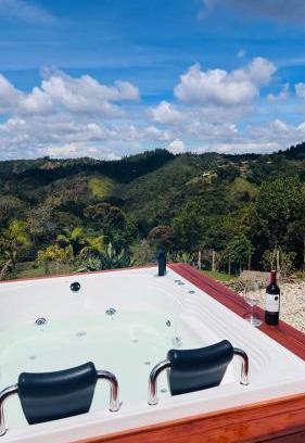 Santa Elena Casa | Casa Nyra with Jacuzzi near JMC - Santa Elena