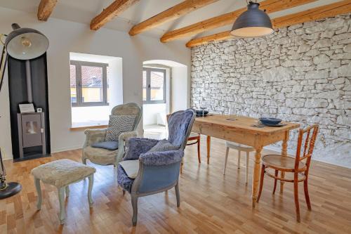 Altipiano Est Apartamento | CASA OPICINA - Elegante appartamento in VILLA CARSICA