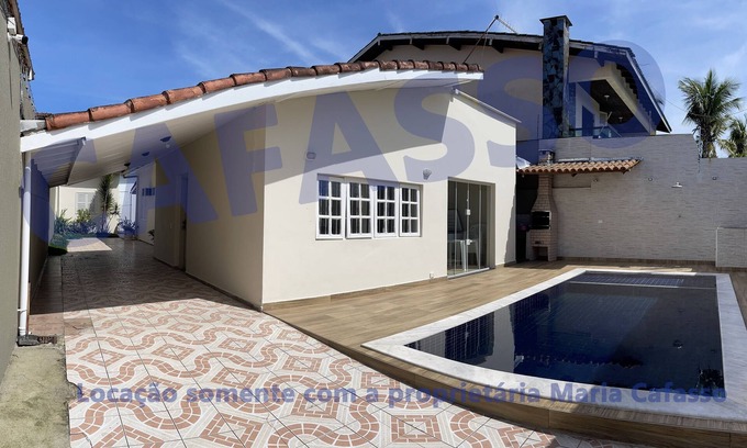 Jardim Centenario Casa | CASA PÉ NA AREIA COM PISCINA A 10mts