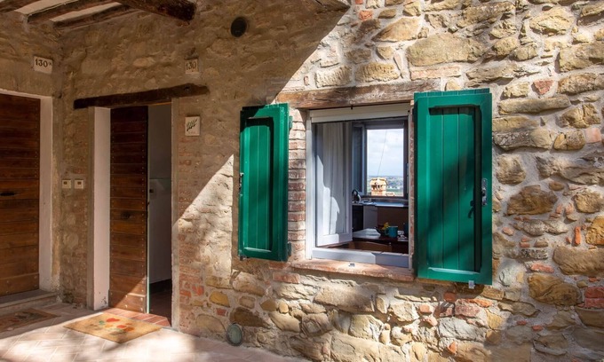 Paciano Apartamento | Casa Paciano, near town, apartments with pool, Olivo
