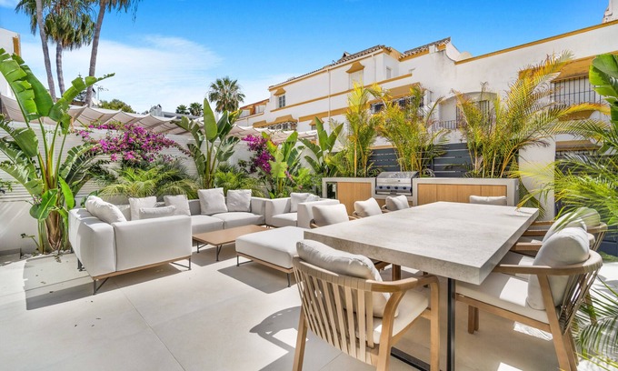 Golden Mile Chalet De Esquí | Casa Penati - Marbellamar