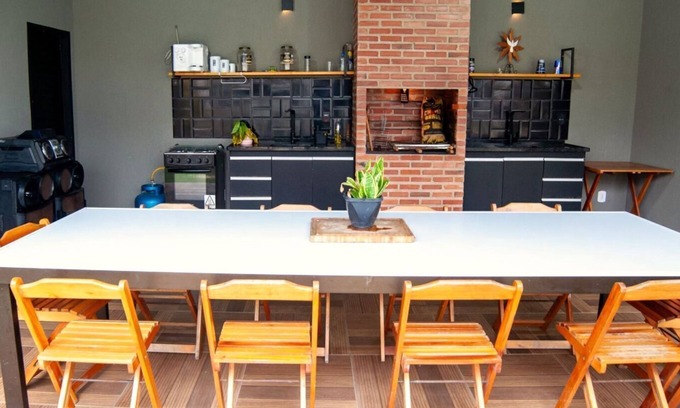 Jacone Casa | Casa pet friendly c piscina, churrasqueira e wi-fi