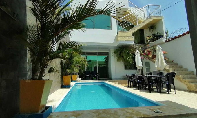 Zona Norte Cabaña | Casa Playa Arreboles ubicada al frente de la playa, ideal para familias.