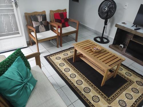 Custodio Pereira Casa | Casa Recanto Feliz, espaço inteiro em Uberlândia próximo ao Umuarama e Aeroporto