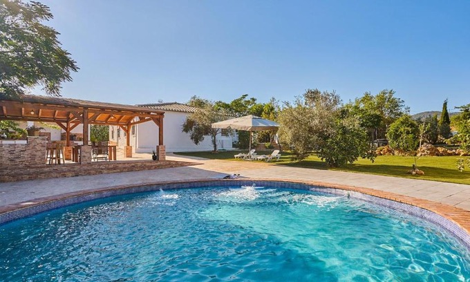 Prado del Rey Casa | Casa Rural Aguasal El Bosque by Ruralidays
