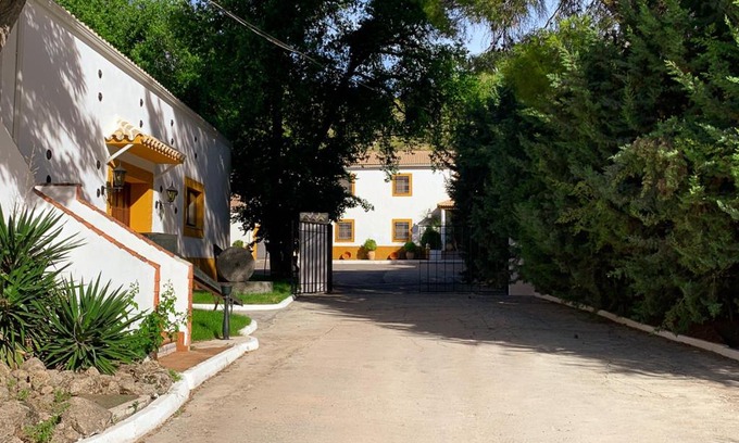 Huelma Casa | CASA RURAL CORTIJO LAS HUERTAS