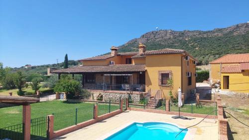 Sierra de Fuentes Casa | Casa rural Dalia