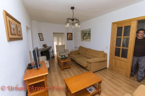 Navarredondilla Casa | Casa Rural El Salon del Baile