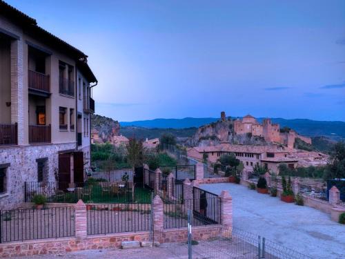 Alquezar Chalet De Esquí | Casa Rural La Parra de Maribel