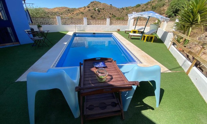 Campanillas Chalet De Esquí | Casa Rural Los Almendros