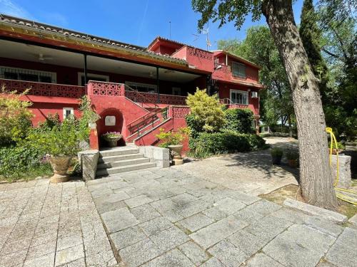 Torrejon de Ardoz Casa | Casa Rural Los Menhires