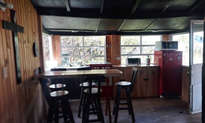 Sesquile Cabina | Casa rural reformada con chimenea, al lado de rutas de senderismo