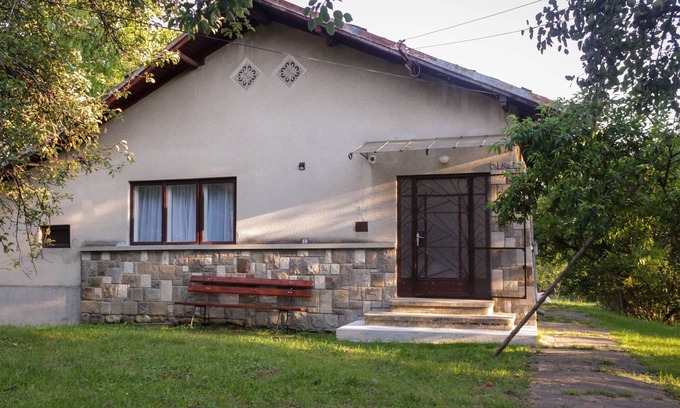 Campina Casa | Casa rurala cu livada si padurice
