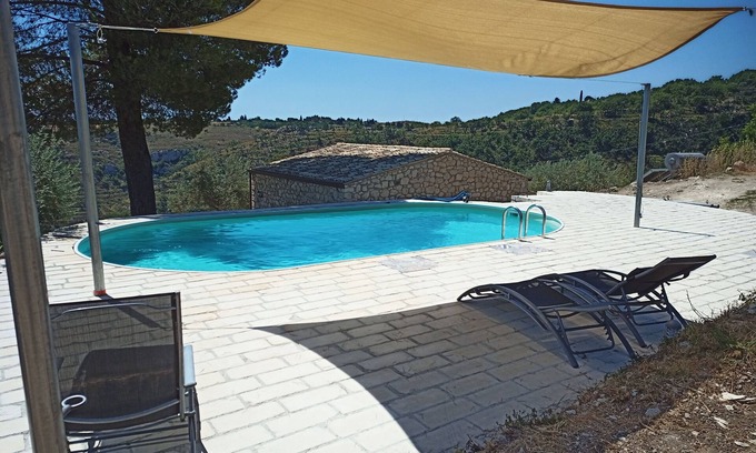Buscemi Casa | Casa Rustico - Detached country house with private pool in the Monti Iblea