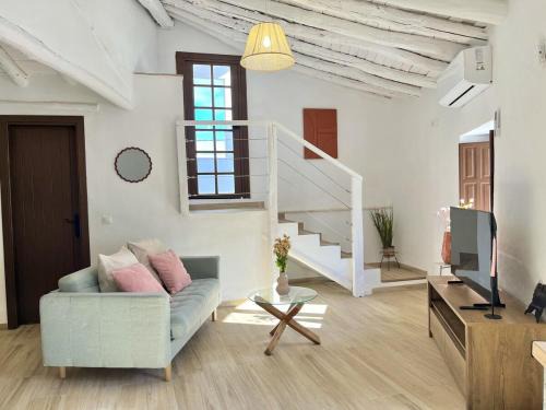 Benadalid Casa | Casa Salome, Alojamiento con terraza y vistas al valle