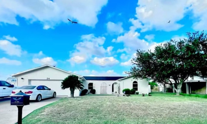 Brownsville Casa | Casa Santa Clara with Swimming Pool near Golf Country Clubs