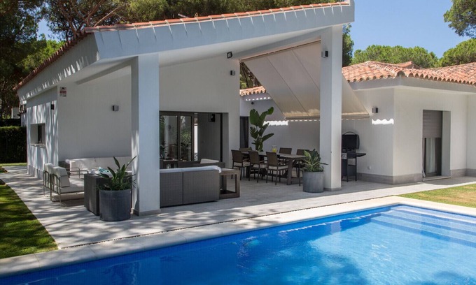 Cabo Roche Villa | Casa Santa Mónica. Casa de playa de diseño, a 500 metros del mar