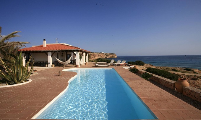 Formentera Villa | Casa Senrramada , Villa en primera linea de mar