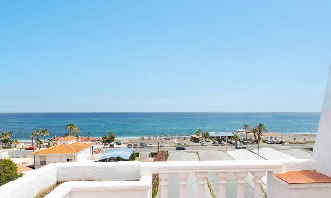 Torrox Costa Chalet De Esquí | Casa Siloam - House In Torrox-costa. Free Wifi