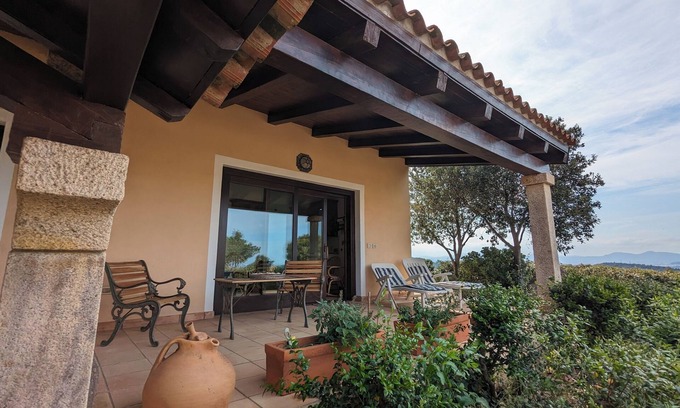 Porto San Paolo Casa | Casa Singola Immersa nel Verde con Vista Mare