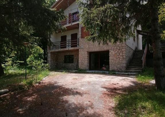 Rocca di Cambio Apartamento | Casa singola in villa