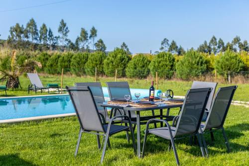 Famalicao Casa | Casa Sol - Private Pool with a Large Garden
