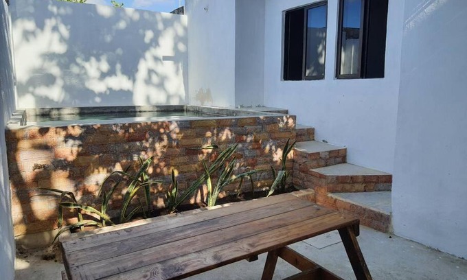 Merida Casa | Casa sola con piscina, semi amueblada y porch