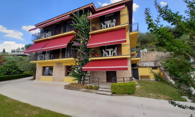 Torri del Benaco Apartamento | Casa Stefano n. 2 - espectacular vista al lago - estacionamiento - WIFI gratis