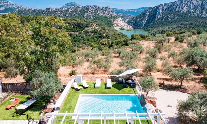 Dorgali Casa | Casa sul Lago con piscina privada, vistas al lago y a la montaña y jardín
