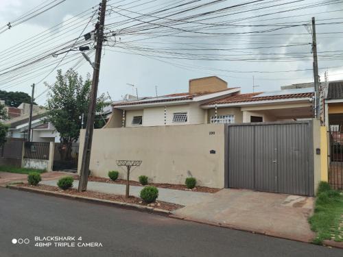 Maringa Casa | Casa Térrea 3 quartos, sendo 1 suíte Maringá