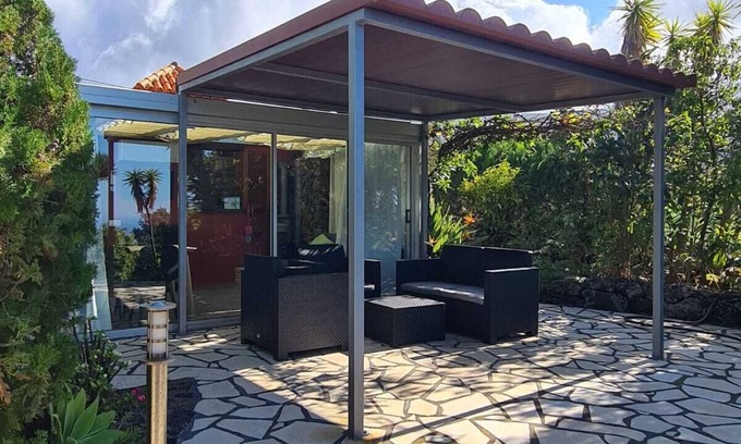 El Paso Cabaña | Casa Tali, pequeña casa de campo muy tranquila con gran jardín y vistas al mar.