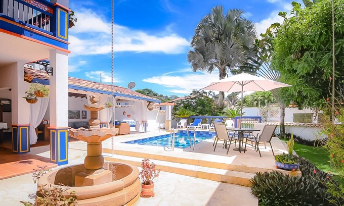 Quebrada Guadalejo Otro | ¡Casa turística colonial con piscina privada en la rivera del río Cauca!