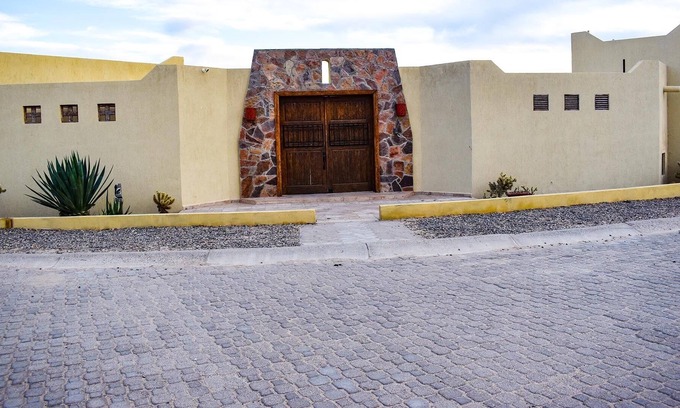 Laguna Shores Casa | Casa Valencia