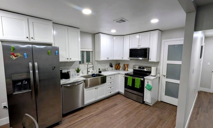 Yuma Casa | Casa Vera - Charming fully remodeled house on large lot with mini theater