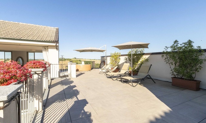 Scurzolengo Casa | Casa Verrua: relaxation in Monferrato with pool, hot tub and belvedere