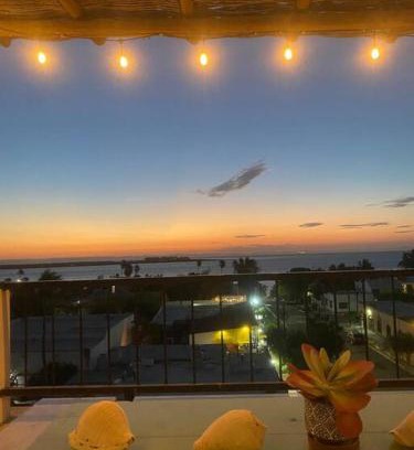 Esterito Apartamento | Casa Victoria Vista al mar 2 blocks Malecon with Rooftop