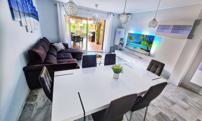 Carihuela Casa | Casa Virgo - Luxury 5-bedroom house with hot tub+pool, only 5min walk to beach