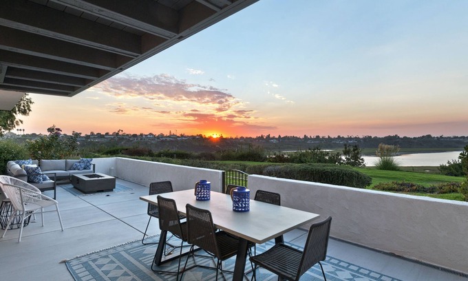East Bluff Casa | Casa Vista - Amazing views, hot tub and patio.