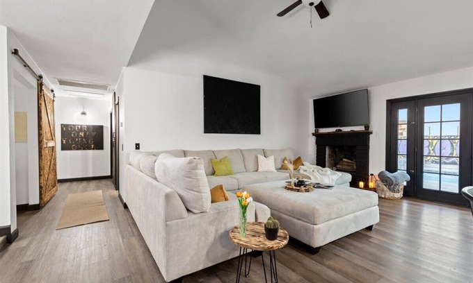 Paradise Casa | Casa Viva Las Vegas Luxury Vacation Rental