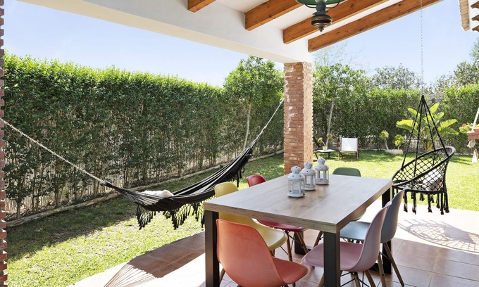 Zahora Casa | "Casa Zahomar" con piscina compartida, Wi-Fi, balcón y jardín privado