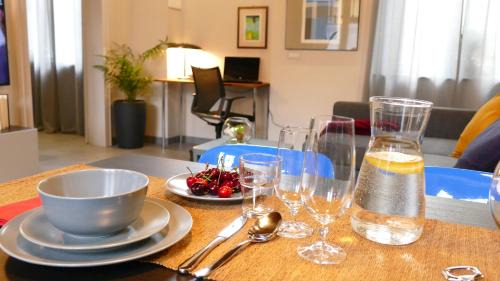 Meda Apartamento | Casa25- Convenient location to Miland Centre & Como Lake!