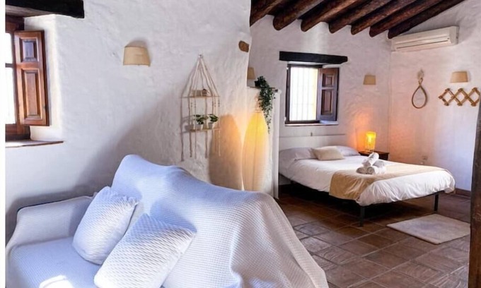 Benadalid Casa | CasaBenadalid. Casa rural con piscina.