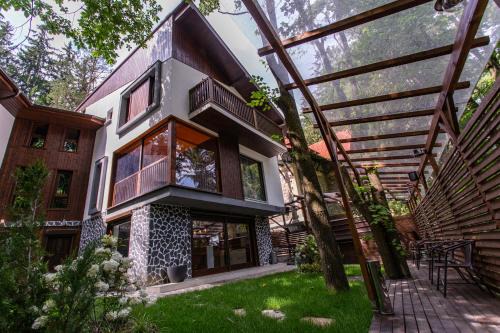 Sinaia Casa | CasaDrago Sinaia , sauna si ciubar cu apa sarata