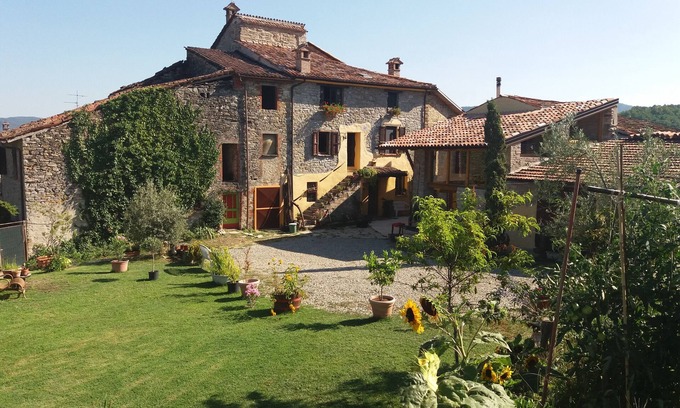 Bassano Sotto Casa | HABITACIONES CON COCINA EN UNA HERMOSA CASA DE CAMPO EN LA RELAJACIÓN DE LAS COLINAS DE PIACENZA